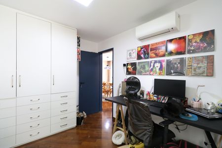Apartamento à venda com 71m², 2 quartos e 1 vagaQuarto 2