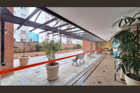 Apartamento à venda com 71m², 2 quartos e 1 vagaÁrea comum 