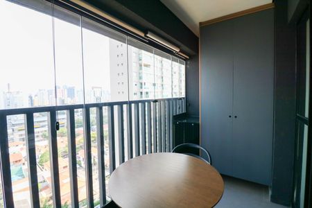 Studio para alugar com 25m², 1 quarto e sem vaga Studio para alugar com 25m², 1 quarto e sem vagaVaranda