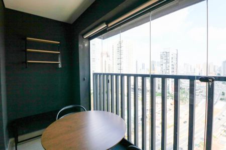 Studio para alugar com 25m², 1 quarto e sem vaga Studio para alugar com 25m², 1 quarto e sem vagaVaranda