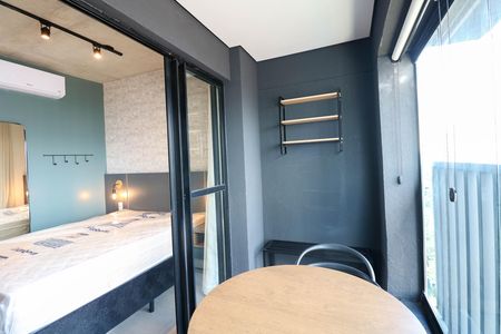 Studio para alugar com 25m², 1 quarto e sem vaga Studio para alugar com 25m², 1 quarto e sem vagaVaranda