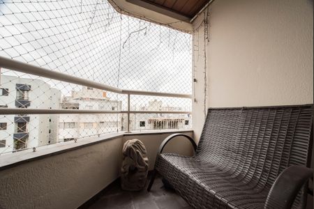 Apartamento à venda com 60m², 2 quartos e 1 vaga Apartamento à venda com 60m², 2 quartos e 1 vagaVaranda