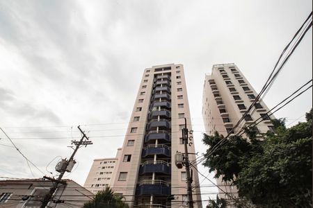 Apartamento à venda com 60m², 2 quartos e 1 vaga Apartamento à venda com 60m², 2 quartos e 1 vagaFachada