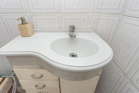 Casa à venda com 241m², 6 quartos e 3 vagasBanheiro - Casa 1