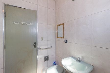 Banheiro de casa à venda com 4 quartos, 250m² em Vila Zulmira, São Paulo