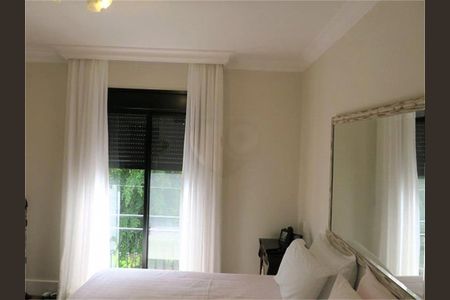 Casa à venda com 3 quartos, 400m² em Vila Sonia, São Paulo