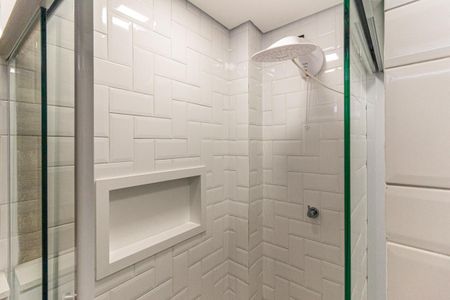 Banheiro de kitnet/studio para alugar com 1 quarto, 27m² em Vila Buarque, São Paulo