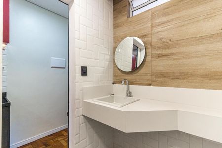 Banheiro de kitnet/studio para alugar com 1 quarto, 27m² em Vila Buarque, São Paulo