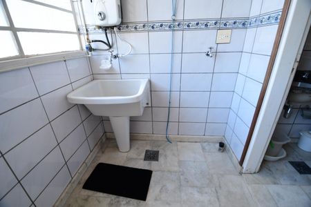 Apartamento à venda com 132m², 2 quartos e 1 vagaÁrea de Serviço