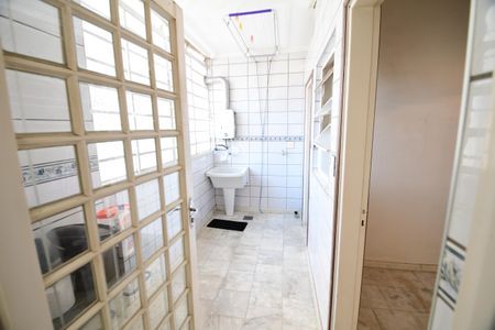 Apartamento à venda com 132m², 2 quartos e 1 vagaÁrea de Serviço
