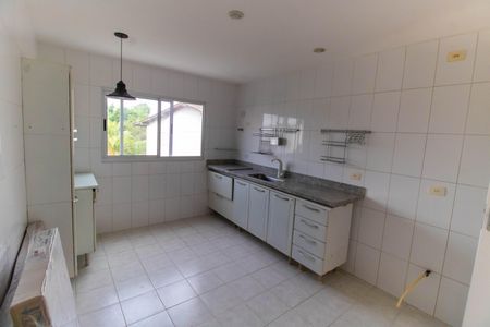 Casa de condomínio para alugar com 230m², 4 quartos e 2 vagasCozinha