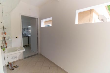 Casa de condomínio para alugar com 230m², 4 quartos e 2 vagasÁrea de Serviço