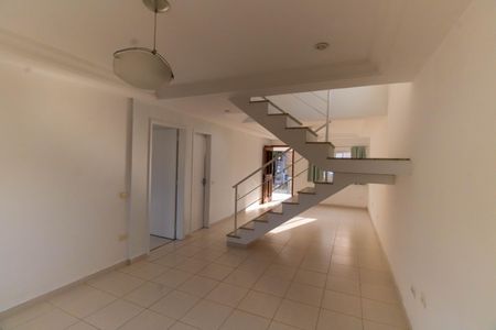 Casa de condomínio para alugar com 230m², 4 quartos e 2 vagasSala