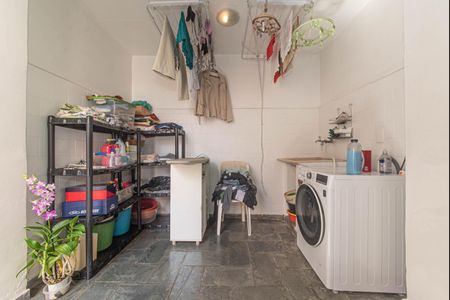 Casa à venda com 150m², 3 quartos e 2 vagasQuintal - Lavanderia
