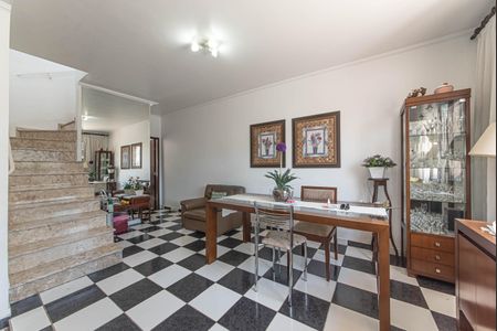 Casa à venda com 150m², 3 quartos e 2 vagasSala