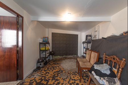 Casa à venda com 150m², 3 quartos e 2 vagasGaragem - Fundos
