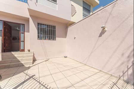 Casa à venda com 150m², 3 quartos e 2 vagasGaragem - Frente