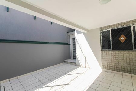 Casa para alugar com 100m², 3 quartos e 2 vagas Casa para alugar com 100m², 3 quartos e 2 vagasGaragem