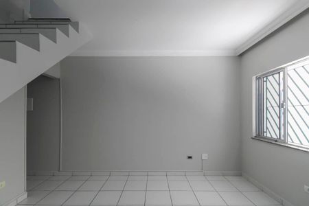 Casa para alugar com 100m², 3 quartos e 2 vagas Casa para alugar com 100m², 3 quartos e 2 vagasSala