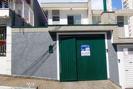 Casa para alugar com 100m², 3 quartos e 2 vagas Casa para alugar com 100m², 3 quartos e 2 vagasFachada + Placa