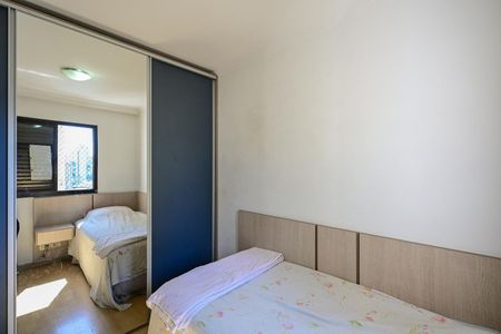 Apartamento à venda com 78m², 3 quartos e 2 vagasQuarto 2