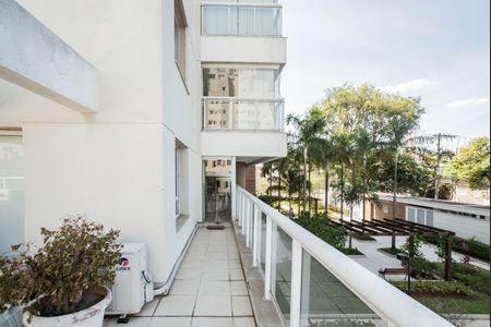 Apartamento à venda com 300m², 4 quartos e 3 vagasVaranda - Suíte 1 e Quarto 2