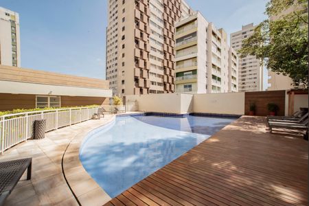 Apartamento à venda com 300m², 4 quartos e 3 vagasÁrea comum - Piscina
