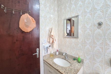 Casa à venda com 159m², 2 quartos e 3 vagasBanheiro Social