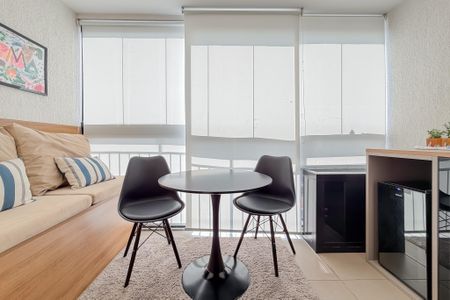 Studio à venda com 30m², 1 quarto e sem vagaPersianas
