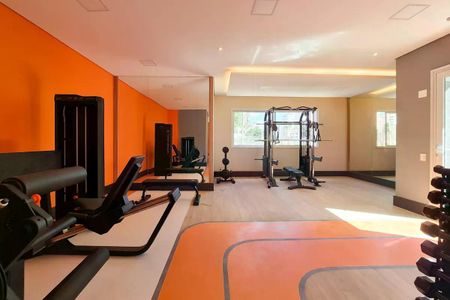 Apartamento à venda com 117m², 3 quartos e 2 vagasGinásio com equipamentos de treino e iluminação adequada.