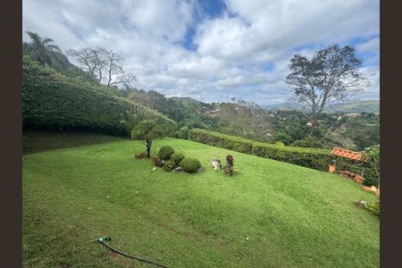 Casa à venda com 163m², 4 quartos e 4 vagasFoto 02
