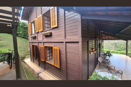 Casa à venda com 163m², 4 quartos e 4 vagasFoto 03