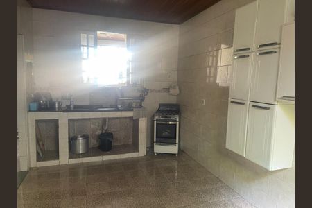 Casa para alugar com 2 quartos, 150m² em Centro, Mesquita
