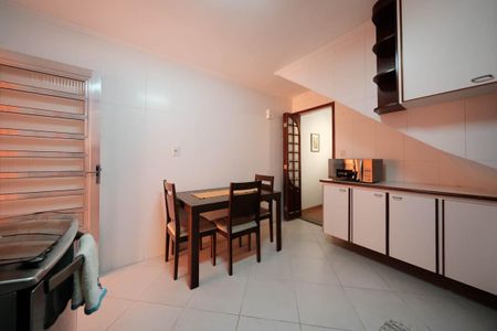 Casa para alugar com 100m², 2 quartos e 1 vagaCozinha