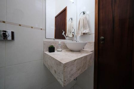 Casa para alugar com 100m², 2 quartos e 1 vagaBanheiro 1