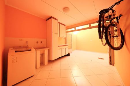 Casa para alugar com 100m², 2 quartos e 1 vagaÁrea de Serviço