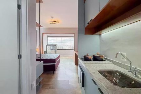 Apartamento à venda com 28m², 1 quarto e sem vagaQuarto com cama de casal, ar condicionado e vista para a cidade.