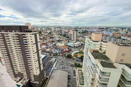 Apartamento à venda com 28m², 1 quarto e sem vagaCidade com muitas construções altas e ruas movimentadas, com alguns prédios com vista para o mar.