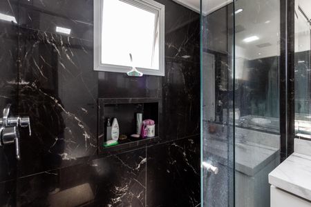 Apartamento à venda com 159m², 4 quartos e 3 vagasQuarto 1 - Banheiro da Suite