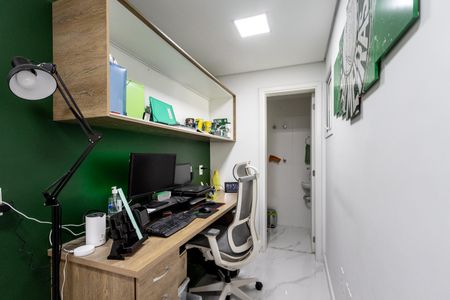 Apartamento à venda com 159m², 4 quartos e 3 vagasQuarto 5