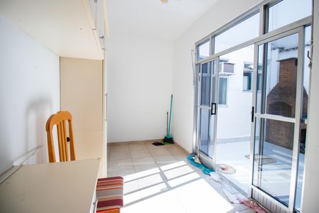 Apartamento à venda com 100m², 3 quartos e sem vagaCopa