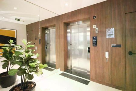 Apartamento à venda com 26m², 1 quarto e sem vagaPiscina com vista para a cidade, elevador e vestíbulo bem decorados.