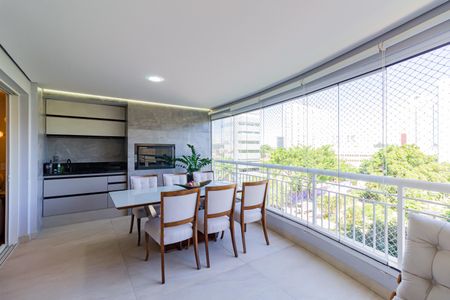 Apartamento à venda com 135m², 4 quartos e 3 vagasVaranda gourmet