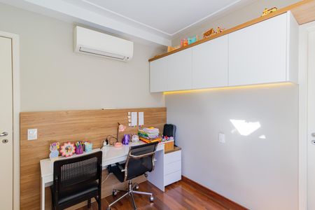 Apartamento à venda com 135m², 4 quartos e 3 vagasSuíte 3