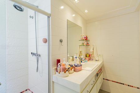 Apartamento à venda com 135m², 4 quartos e 3 vagasBanheiro da Suíte 2