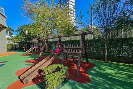 Apartamento à venda com 135m², 4 quartos e 3 vagasÁrea comum - Playground
