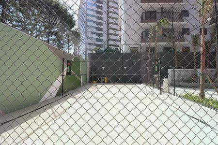 Patio de apartamento com vista para a cidade, com churrasqueira e pátio coberto. de kitnet/studio à venda com 1 quarto, 28m² em Pinheiros, São Paulo