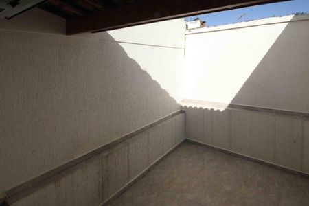 Casa para alugar com 90m², 2 quartos e 1 vaga