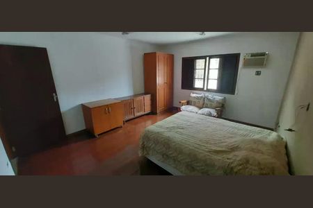 Casa à venda com 4 quartos, 300m² em Imirim, São Paulo