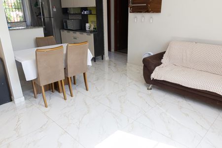 Casa para alugar com 90m², 2 quartos e 1 vagaSala